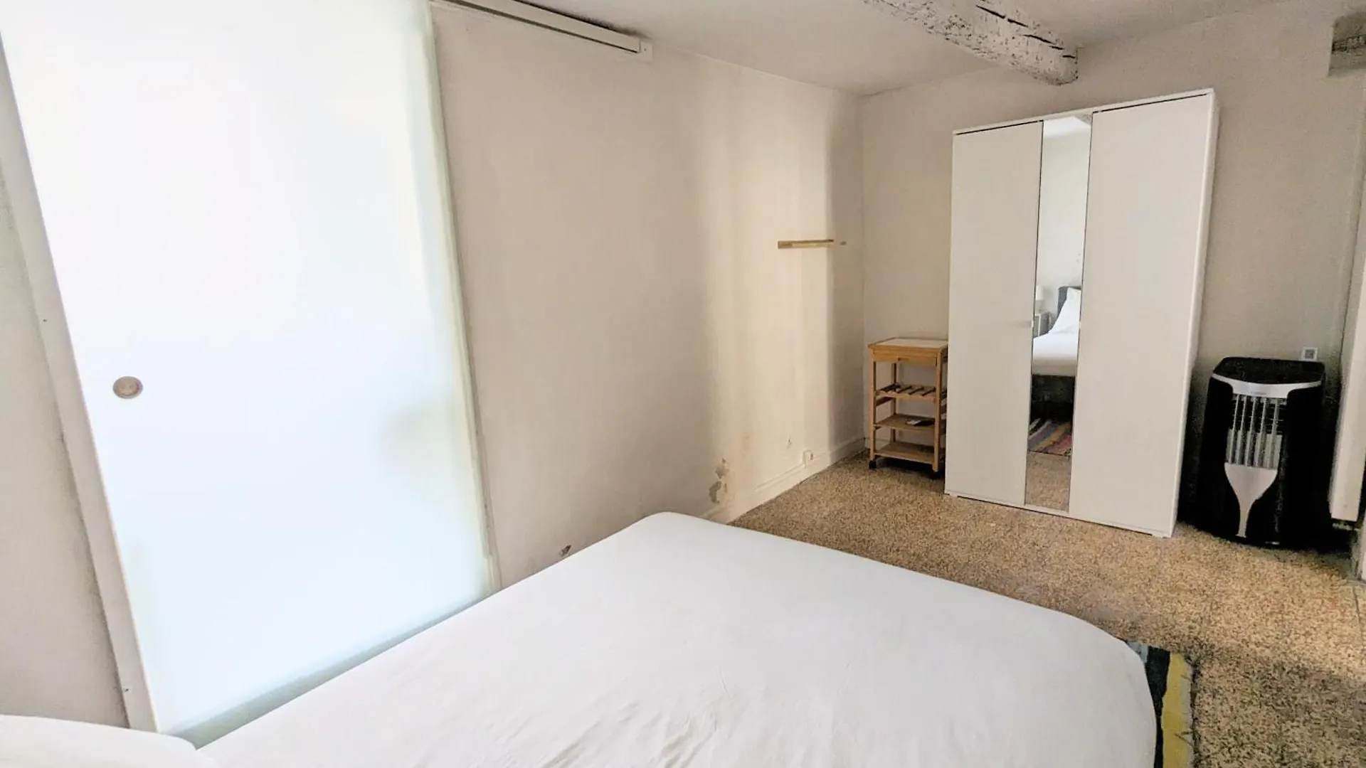 Cozy Apartment Intramuros Near The Station Avignon France