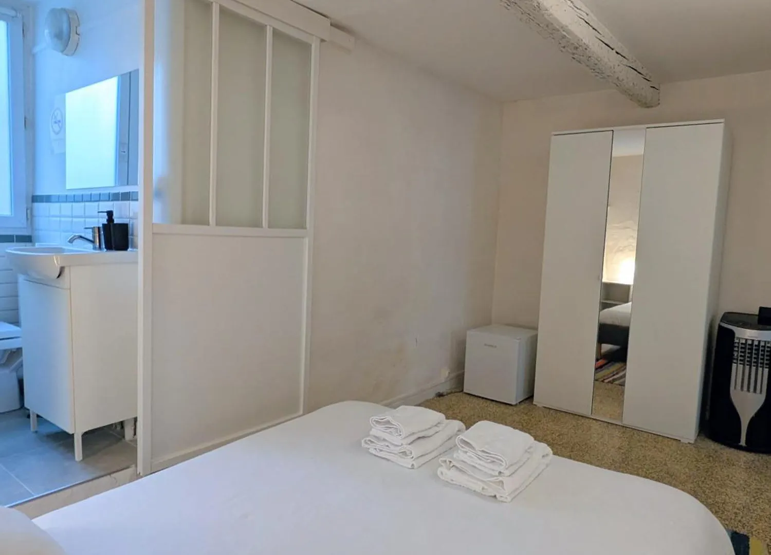 Cozy Apartment Intramuros Near The Station Avignon