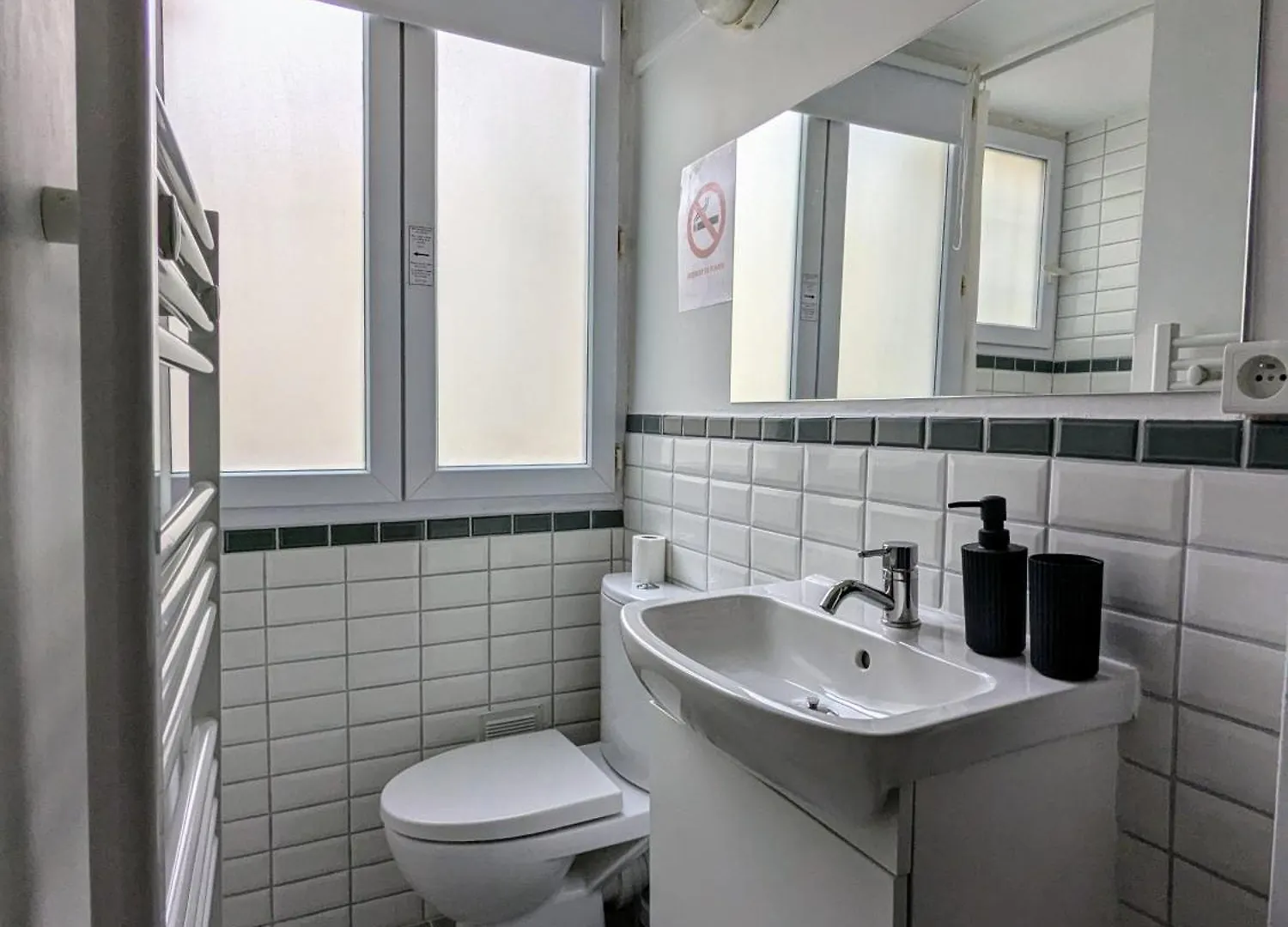 Cozy Apartment Intramuros Near The Station Avignon